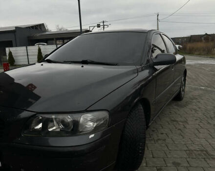 Серый Вольво С60, объемом двигателя 2.4 л и пробегом 328 тыс. км за 4999 $, фото 4 на Automoto.ua