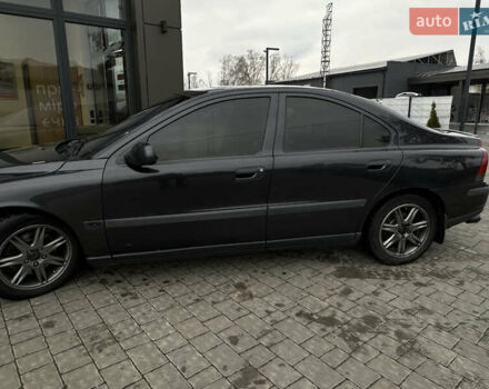 Серый Вольво С60, объемом двигателя 2.4 л и пробегом 328 тыс. км за 4999 $, фото 1 на Automoto.ua