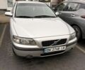 Серый Вольво С60, объемом двигателя 2.4 л и пробегом 360 тыс. км за 3700 $, фото 1 на Automoto.ua