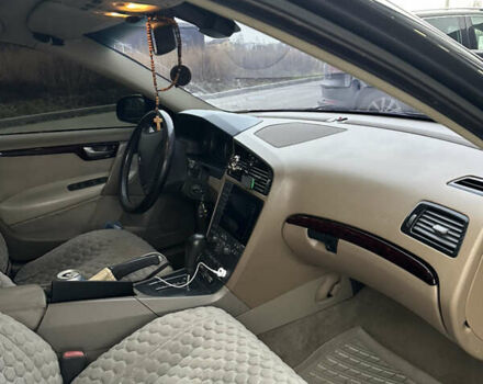 Серый Вольво С60, объемом двигателя 2.4 л и пробегом 328 тыс. км за 4999 $, фото 10 на Automoto.ua