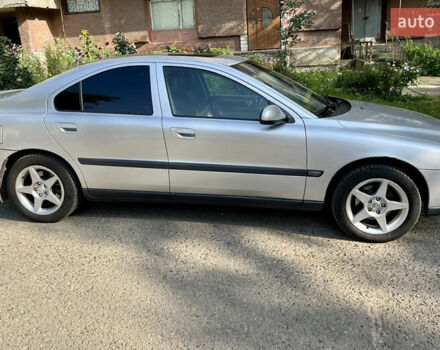 Сірий Вольво С60, об'ємом двигуна 2.4 л та пробігом 360 тис. км за 3850 $, фото 3 на Automoto.ua