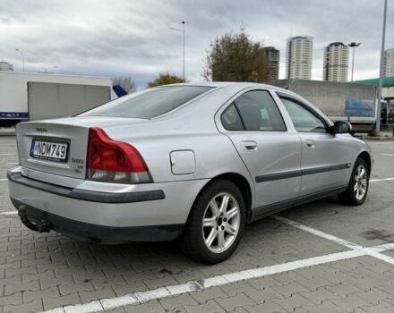 Серый Вольво С60, объемом двигателя 2.4 л и пробегом 340 тыс. км за 2100 $, фото 3 на Automoto.ua