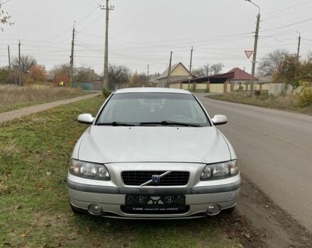 Серый Вольво С60, объемом двигателя 2.4 л и пробегом 340 тыс. км за 2499 $, фото 7 на Automoto.ua