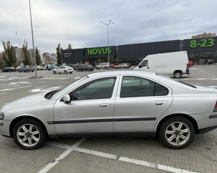 Серый Вольво С60, объемом двигателя 2.4 л и пробегом 340 тыс. км за 2100 $, фото 7 на Automoto.ua