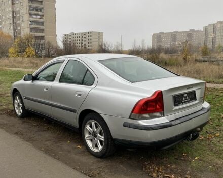 Серый Вольво С60, объемом двигателя 2.4 л и пробегом 340 тыс. км за 2400 $, фото 5 на Automoto.ua