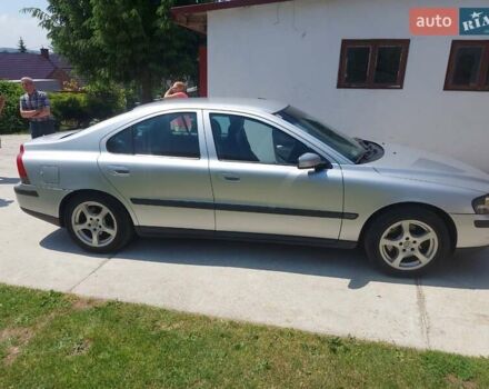 Серый Вольво С60, объемом двигателя 2.4 л и пробегом 347 тыс. км за 5700 $, фото 1 на Automoto.ua