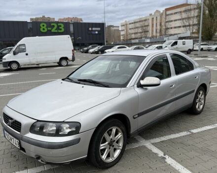 Серый Вольво С60, объемом двигателя 2.4 л и пробегом 340 тыс. км за 2100 $, фото 6 на Automoto.ua