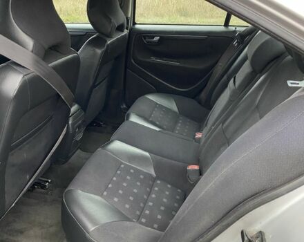 Серый Вольво С60, объемом двигателя 2.4 л и пробегом 340 тыс. км за 2499 $, фото 3 на Automoto.ua