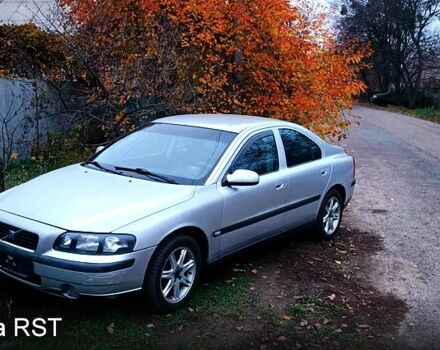 Серый Вольво С60, объемом двигателя 2.4 л и пробегом 246 тыс. км за 3000 $, фото 1 на Automoto.ua