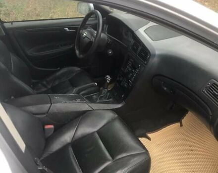 Серый Вольво С60, объемом двигателя 2.4 л и пробегом 347 тыс. км за 5700 $, фото 10 на Automoto.ua