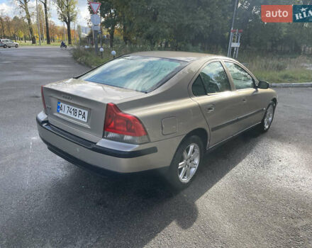 Серый Вольво С60, объемом двигателя 2.4 л и пробегом 345 тыс. км за 3550 $, фото 3 на Automoto.ua