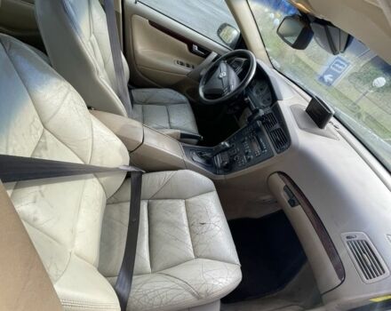 Серый Вольво С60, объемом двигателя 2.4 л и пробегом 320 тыс. км за 3400 $, фото 2 на Automoto.ua