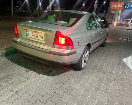 Серый Вольво С60, объемом двигателя 2.4 л и пробегом 330 тыс. км за 3500 $, фото 1 на Automoto.ua