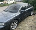 Серый Вольво С60, объемом двигателя 2.4 л и пробегом 400 тыс. км за 800 $, фото 1 на Automoto.ua
