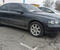 Серый Вольво С60, объемом двигателя 2.4 л и пробегом 340 тыс. км за 3680 $, фото 1 на Automoto.ua