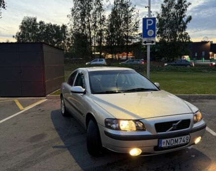 Серый Вольво С60, объемом двигателя 2.4 л и пробегом 222 тыс. км за 1751 $, фото 5 на Automoto.ua