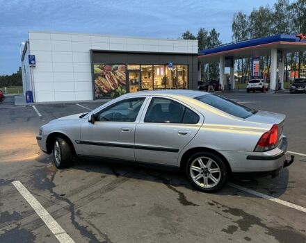 Серый Вольво С60, объемом двигателя 2.4 л и пробегом 222 тыс. км за 1751 $, фото 2 на Automoto.ua