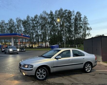 Серый Вольво С60, объемом двигателя 2.4 л и пробегом 222 тыс. км за 1751 $, фото 1 на Automoto.ua