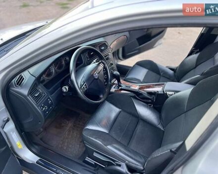 Серый Вольво С60, объемом двигателя 2.44 л и пробегом 204 тыс. км за 5300 $, фото 5 на Automoto.ua