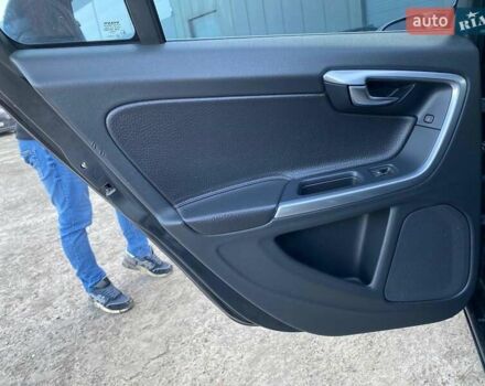 Серый Вольво С60, объемом двигателя 2.5 л и пробегом 154 тыс. км за 7000 $, фото 16 на Automoto.ua