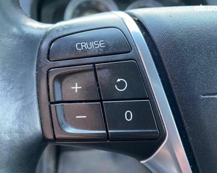 Серый Вольво С60, объемом двигателя 2.5 л и пробегом 154 тыс. км за 7000 $, фото 10 на Automoto.ua