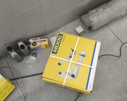 Вольво С60 2011 в Трускавце на Automoto.ua Серый Вольво С60, объемом двигателя 1.6 л и пробегом 232 тыс. км за 10000 $, фото 39 на Automoto.ua