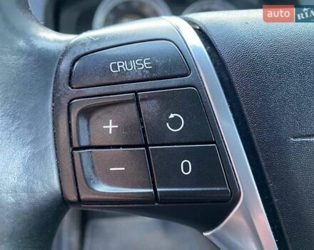 Серый Вольво С60, объемом двигателя 2.5 л и пробегом 154 тыс. км за 7000 $, фото 10 на Automoto.ua