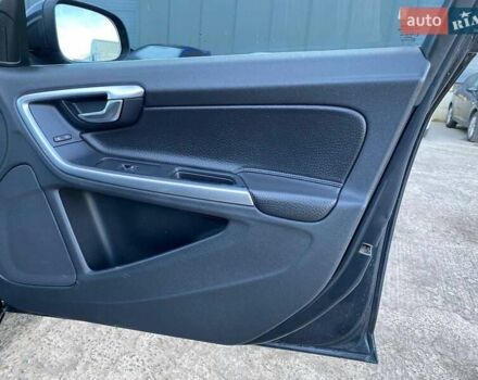 Серый Вольво С60, объемом двигателя 2.5 л и пробегом 154 тыс. км за 7000 $, фото 20 на Automoto.ua