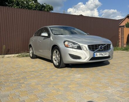 Сірий Вольво С60, об'ємом двигуна 2.5 л та пробігом 230 тис. км за 9800 $, фото 1 на Automoto.ua