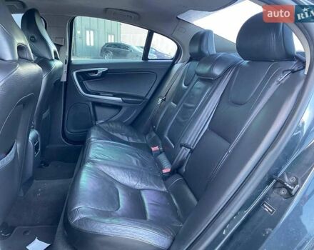 Серый Вольво С60, объемом двигателя 2.5 л и пробегом 154 тыс. км за 7000 $, фото 17 на Automoto.ua