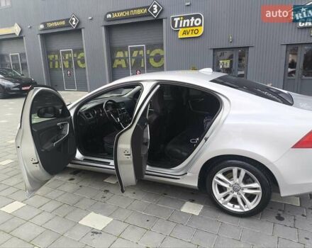 Вольво С60 2011 в Трускавце на Automoto.ua Серый Вольво С60, объемом двигателя 1.6 л и пробегом 232 тыс. км за 10000 $, фото 7 на Automoto.ua