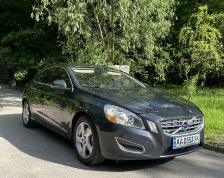 Серый Вольво С60, объемом двигателя 2.52 л и пробегом 250 тыс. км за 9250 $, фото 3 на Automoto.ua