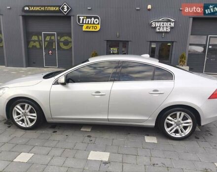 Вольво С60 2011 в Трускавце на Automoto.ua Серый Вольво С60, объемом двигателя 1.6 л и пробегом 232 тыс. км за 10000 $, фото 2 на Automoto.ua