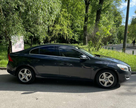 Серый Вольво С60, объемом двигателя 2.52 л и пробегом 250 тыс. км за 9250 $, фото 4 на Automoto.ua