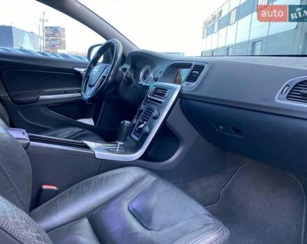 Серый Вольво С60, объемом двигателя 2.5 л и пробегом 154 тыс. км за 7000 $, фото 23 на Automoto.ua