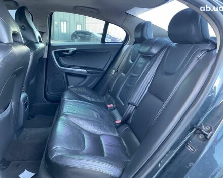 Серый Вольво С60, объемом двигателя 2.5 л и пробегом 154 тыс. км за 7000 $, фото 17 на Automoto.ua