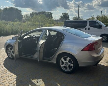 Сірий Вольво С60, об'ємом двигуна 2.5 л та пробігом 230 тис. км за 9800 $, фото 3 на Automoto.ua