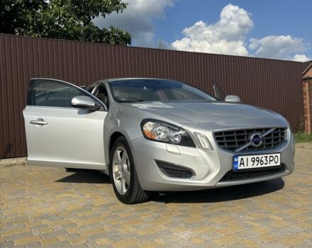 Сірий Вольво С60, об'ємом двигуна 2.5 л та пробігом 230 тис. км за 9800 $, фото 5 на Automoto.ua