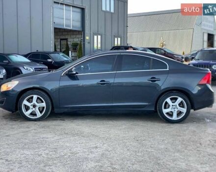 Серый Вольво С60, объемом двигателя 2.5 л и пробегом 154 тыс. км за 7000 $, фото 5 на Automoto.ua