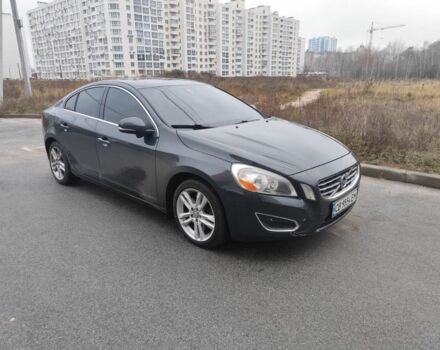 Сірий Вольво С60, об'ємом двигуна 2.5 л та пробігом 151 тис. км за 9400 $, фото 1 на Automoto.ua