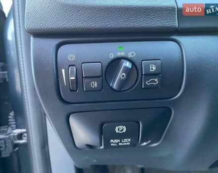 Серый Вольво С60, объемом двигателя 2.5 л и пробегом 154 тыс. км за 7000 $, фото 9 на Automoto.ua