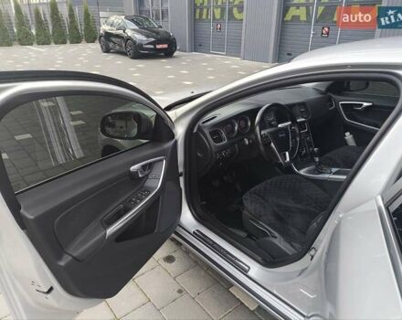 Сірий Вольво С60, об'ємом двигуна 1.6 л та пробігом 232 тис. км за 10000 $, фото 11 на Automoto.ua