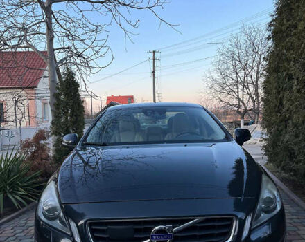 Серый Вольво С60, объемом двигателя 1.98 л и пробегом 185 тыс. км за 8500 $, фото 5 на Automoto.ua