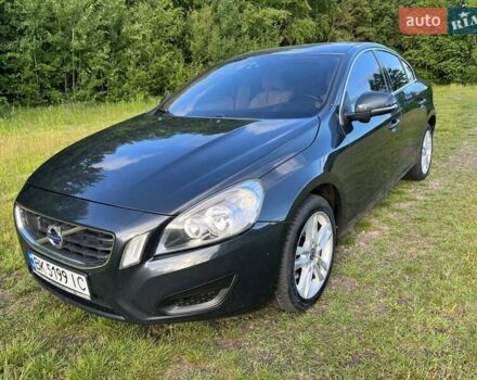 Серый Вольво С60, объемом двигателя 1.6 л и пробегом 176 тыс. км за 12700 $, фото 10 на Automoto.ua