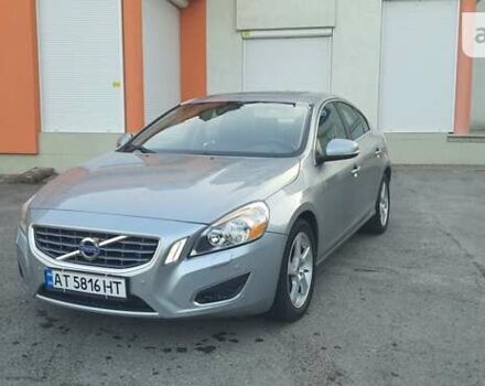 Серый Вольво С60, объемом двигателя 2.5 л и пробегом 325 тыс. км за 10900 $, фото 1 на Automoto.ua