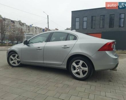 Серый Вольво С60, объемом двигателя 2.5 л и пробегом 325 тыс. км за 10750 $, фото 8 на Automoto.ua