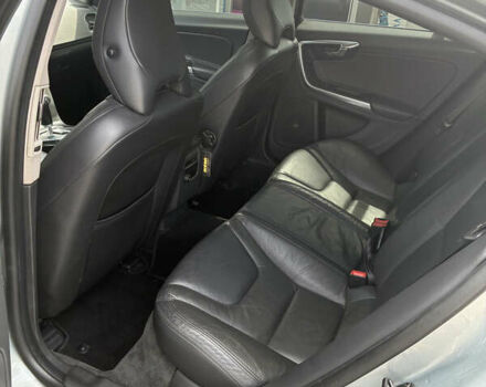 Серый Вольво С60, объемом двигателя 2.95 л и пробегом 223 тыс. км за 10800 $, фото 21 на Automoto.ua