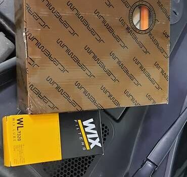 Серый Вольво С60, объемом двигателя 2.5 л и пробегом 325 тыс. км за 10750 $, фото 18 на Automoto.ua