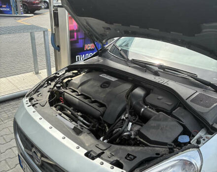 Серый Вольво С60, объемом двигателя 2.95 л и пробегом 223 тыс. км за 10800 $, фото 25 на Automoto.ua