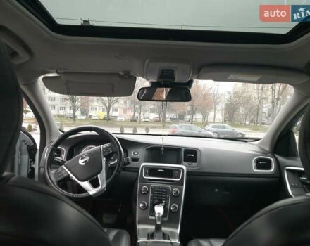 Серый Вольво С60, объемом двигателя 2.5 л и пробегом 325 тыс. км за 10750 $, фото 10 на Automoto.ua